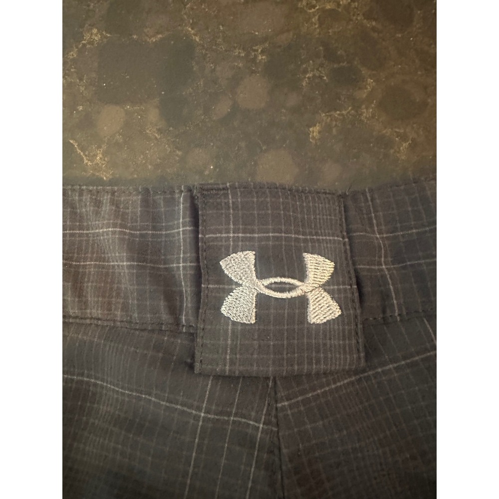 Under Armour Mens Golf Shorts Gray Plaid Size 32 Performance Flat Front Stretch